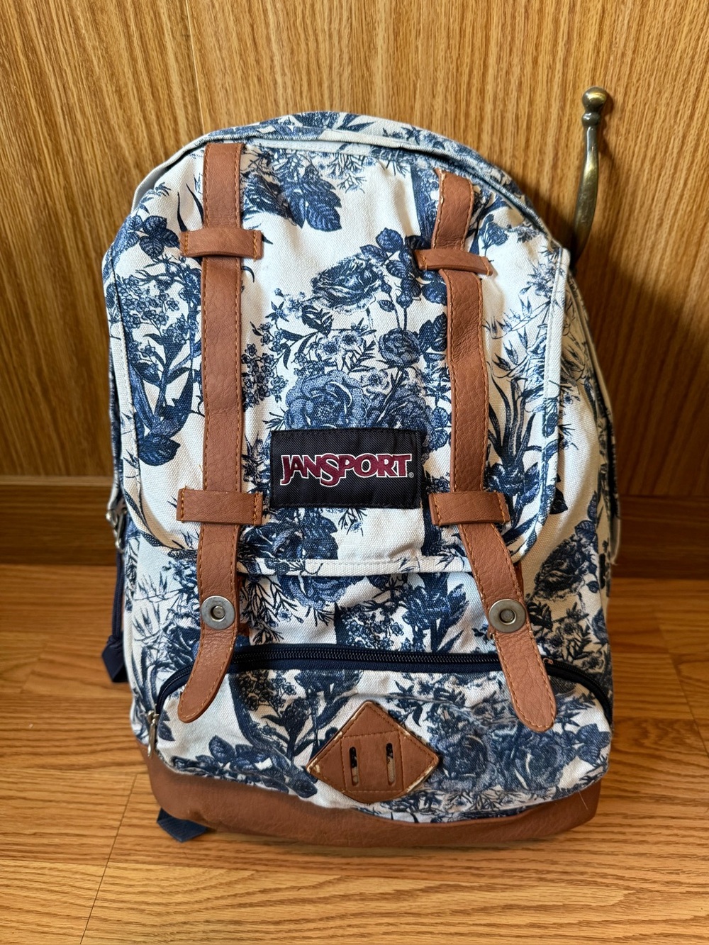 JanSport Baughman White Artist Rose Backpack. Leather and Canvas